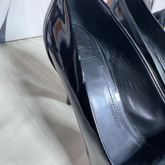 Burberry Black Patent Mary Jane Heel Size 39 - Picture 3 of 11